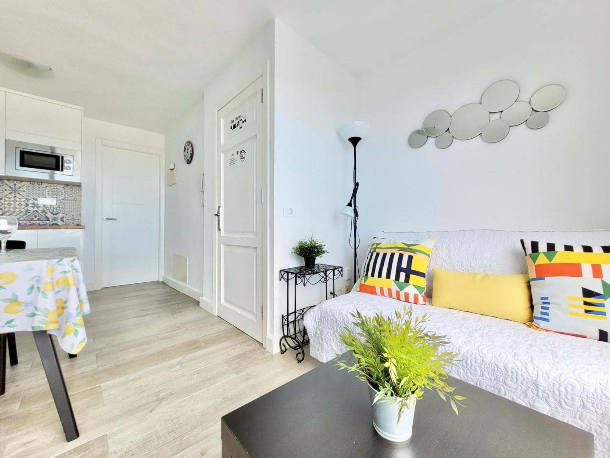 Summer Breeze Penthouse Apartment *