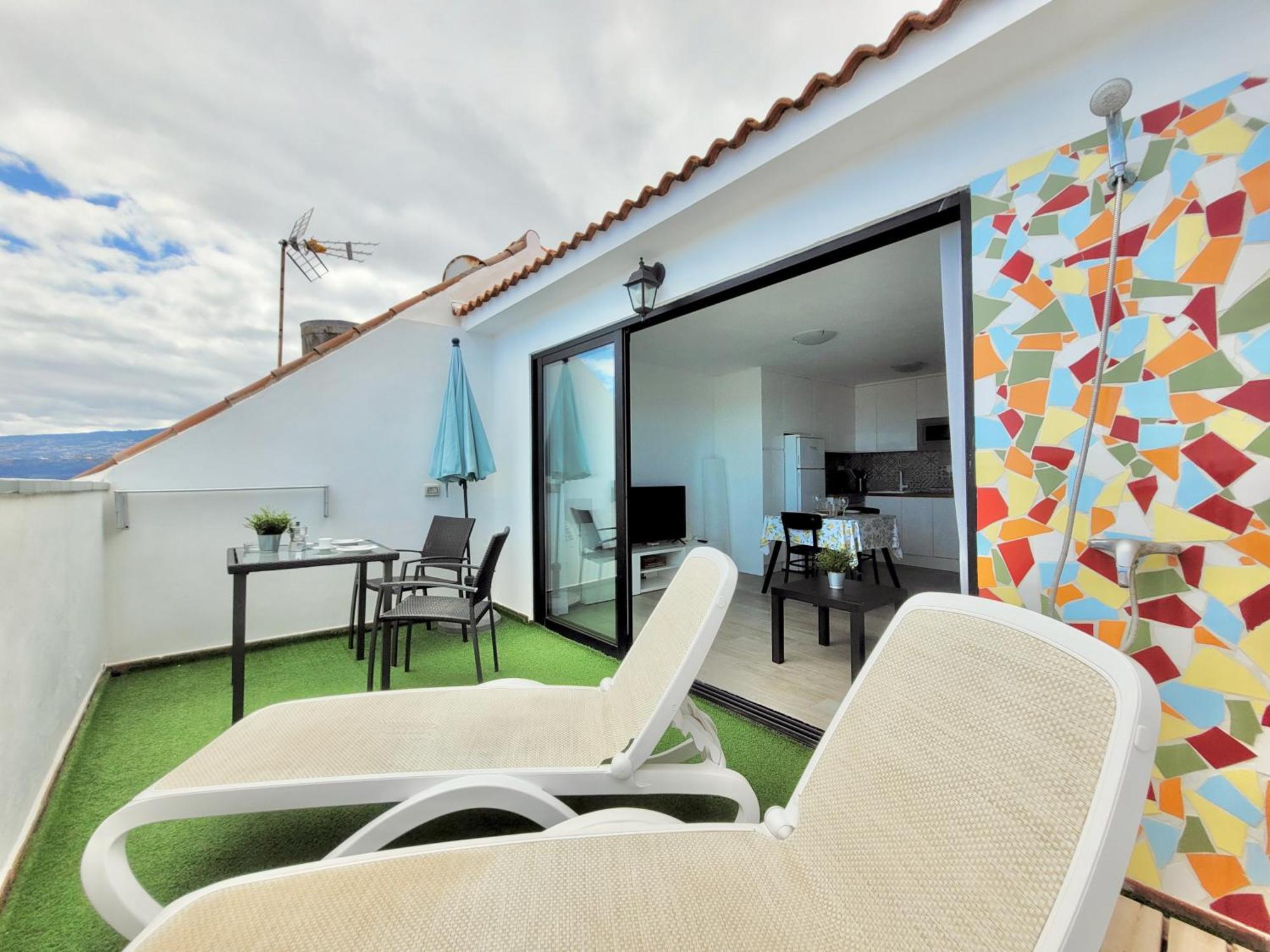 Summer Breeze Penthouse Apartment *